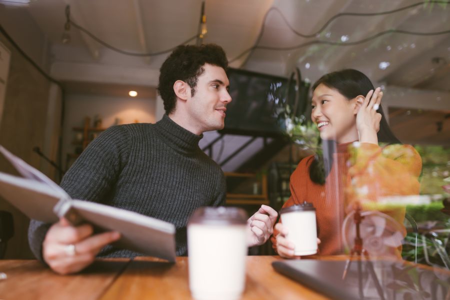 Pick Up Lines Couple in Restaurant